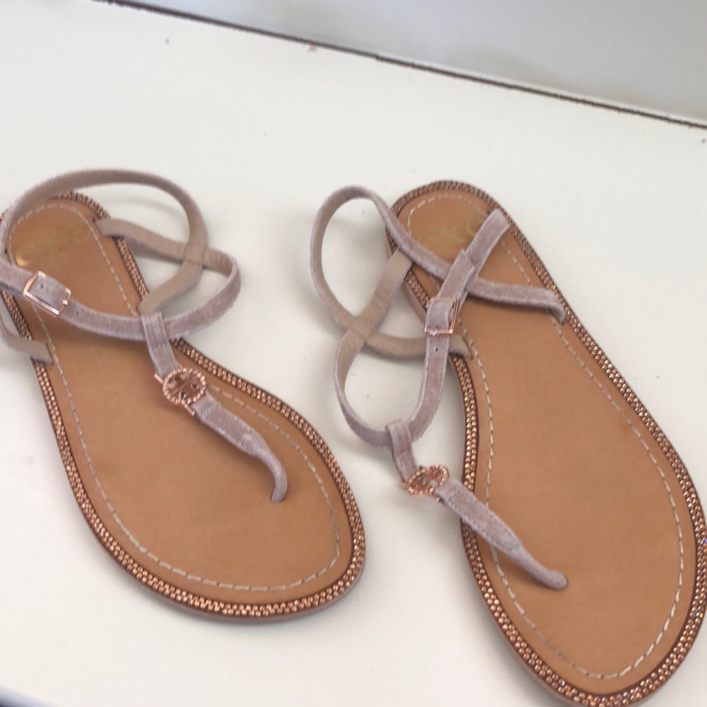 Tan/nude flat sandal